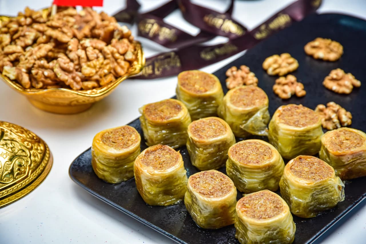 Walnut Saray Roll Baklava